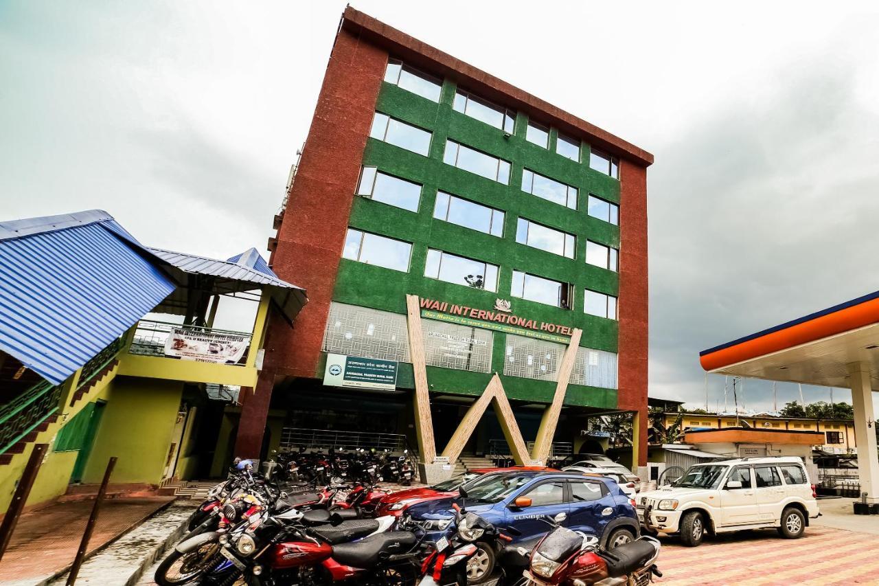 Capital O 61351 Waii International Hotel Bhalukpung Exterior photo